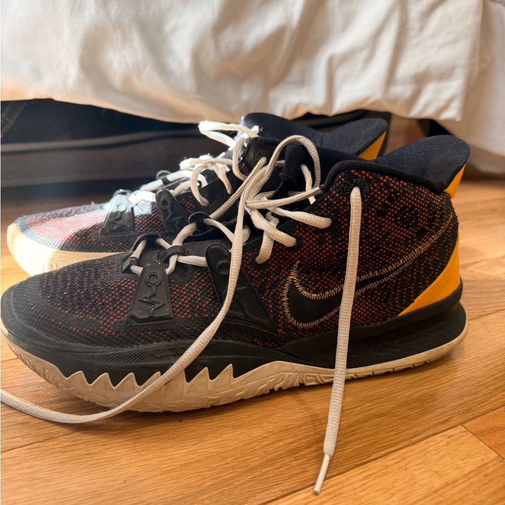 Kyrie 7 Raygun Special Edition Nike